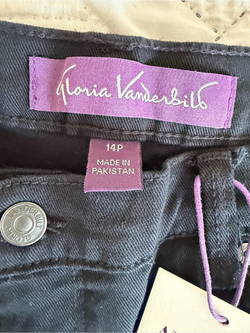 Gloria Vanderbilt Black Straight Leg Jeans - Picture 8 of 10